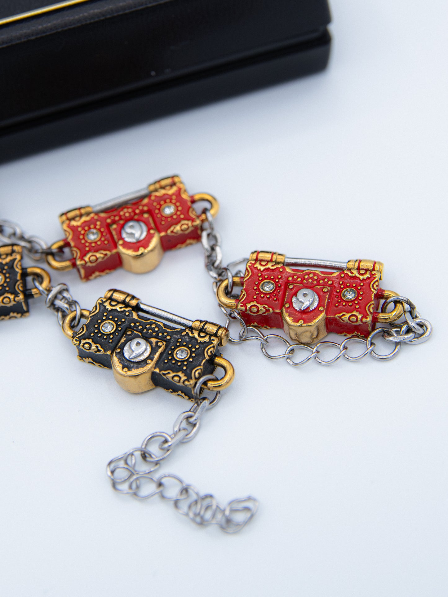 PSYCHE LOCK BRACELET